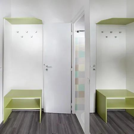 Vienna Apartment *